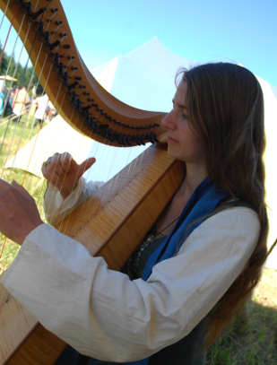 Rhianna Medieval Harp